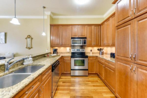 Lovely Baton Rouge Condo about 1 Mi to LSU